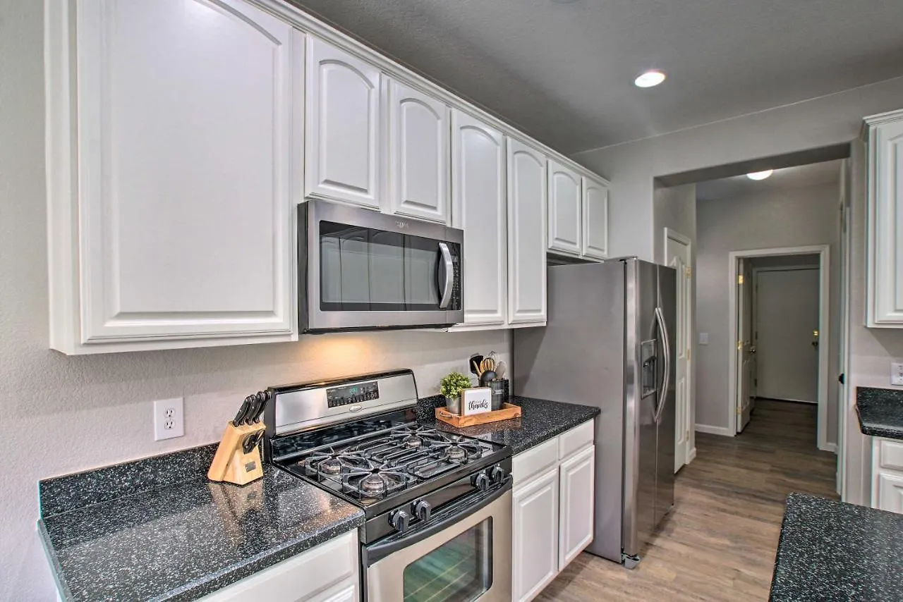 Holiday home Spacious Queen Creek Home With Pool And Game Room!